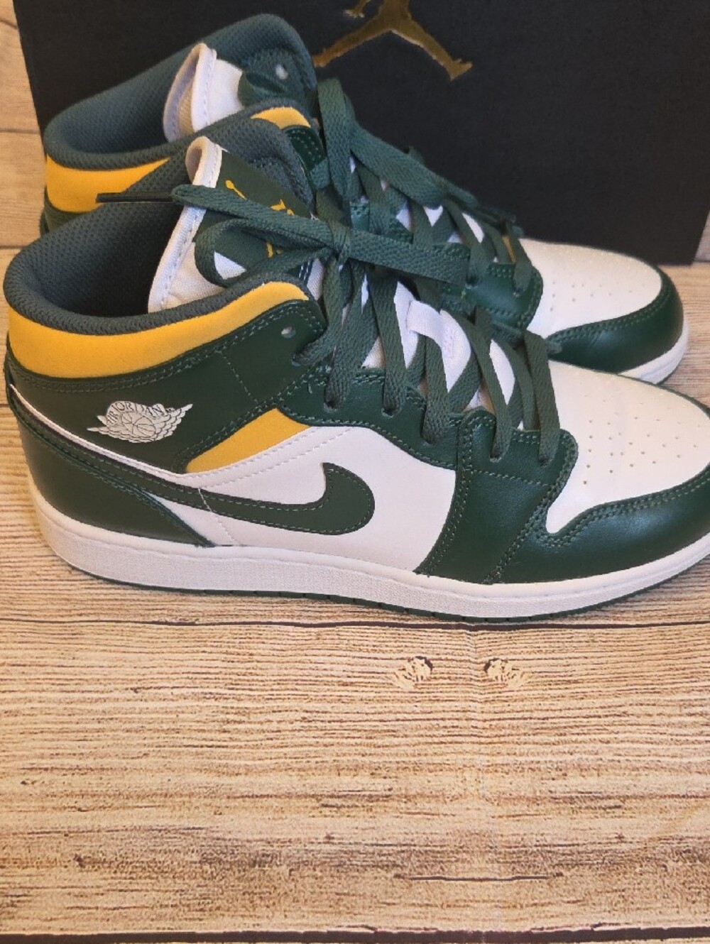 Nike Air Jordan 1 Mid Noble Green Pollen White - Picture 3 of 7